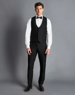 CHARLES TYRWHITT Shawl Lapel Tuxedo - Black -Charles Tyrwhitt Shop SUD30BLK MODEL WAISTCOAT