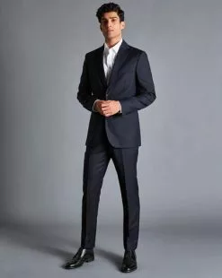CHARLES TYRWHITT Italian Luxury Suit - Dark Navy -Charles Tyrwhitt Shop SUL35DNY MODEL FRONT