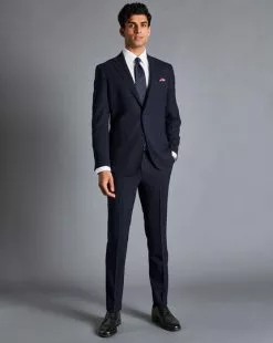 CHARLES TYRWHITT Ultimate Performance Suit - Dark Navy -Charles Tyrwhitt Shop SUT44DNY MODEL WAISTCOAT