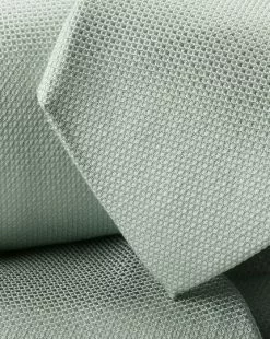 CHARLES TYRWHITT Stain Resistant Silk Tie - Light Green -Charles Tyrwhitt Shop TIC2020LGN DETAIL