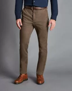 CHARLES TYRWHITT Ultimate Non-Iron Chinos - Moch -Charles Tyrwhitt Shop TRC0274MCA MODEL FRONT