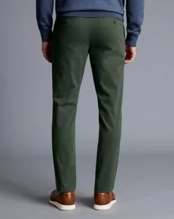 CHARLES TYRWHITT Ultimate Non-Iron Chinos - Dark Green -Charles Tyrwhitt Shop TRC0277DGN MODEL BACK