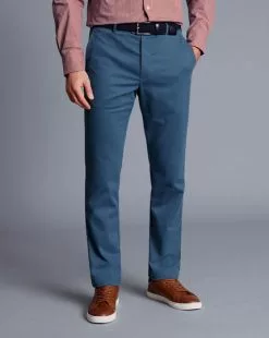 CHARLES TYRWHITT Ultimate Non-Iron Chinos - Petrol B 10 CHARLES TYRWHITT Ultimate Non-Iron Chinos - Petrol B -Charles Tyrwhitt Shop TRC0277PET MODEL FRONT