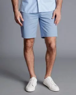 CHARLES TYRWHITT Cotton Shorts - Cornflower B -Charles Tyrwhitt Shop TRH0042CFW MODEL FRONT
