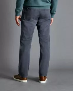 CHARLES TYRWHITT Textured Washed 5-Pocket Pants - Denim B -Charles Tyrwhitt Shop TRJ0025DEN MODEL BACK