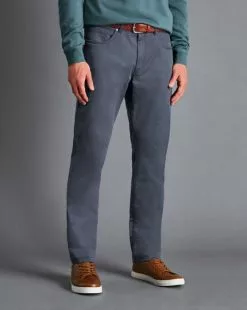 CHARLES TYRWHITT Textured Washed 5-Pocket Pants - Denim B -Charles Tyrwhitt Shop TRJ0025DEN MODEL FRONT
