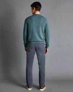 CHARLES TYRWHITT Textured Washed 5-Pocket Pants - Denim B -Charles Tyrwhitt Shop TRJ0025DEN MODEL FULL BACK